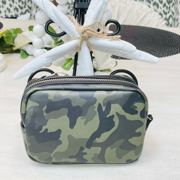 WHBM Cosmetic Case 🖤🤍NWT🖤🤍 - Picture 3 of 10